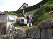 Umgebungsarbeiten, Zugang inklusive Sttzmauer zu oberer Gartenebene erstellen in Mhlin.